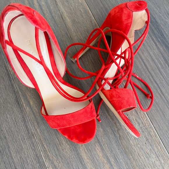 Heels - Picture 2 of 13